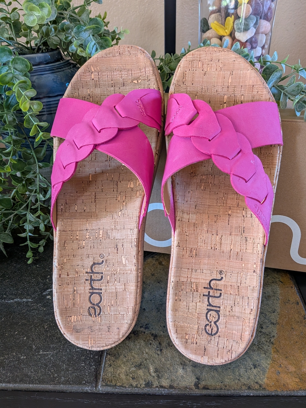 NWT! Earth Criss Cross Slip On Platform Wedge Sandals in DARK PINK Size 10M